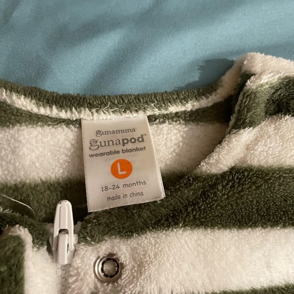 Wearable blanket - Picture 2 of 4